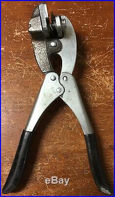 Crain Cutter Co. 851 Metal Mitre Tool No 851.050 Punch Die Set and Handle Used